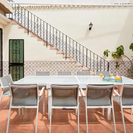 Orange Square Rooftop 250 M2 *