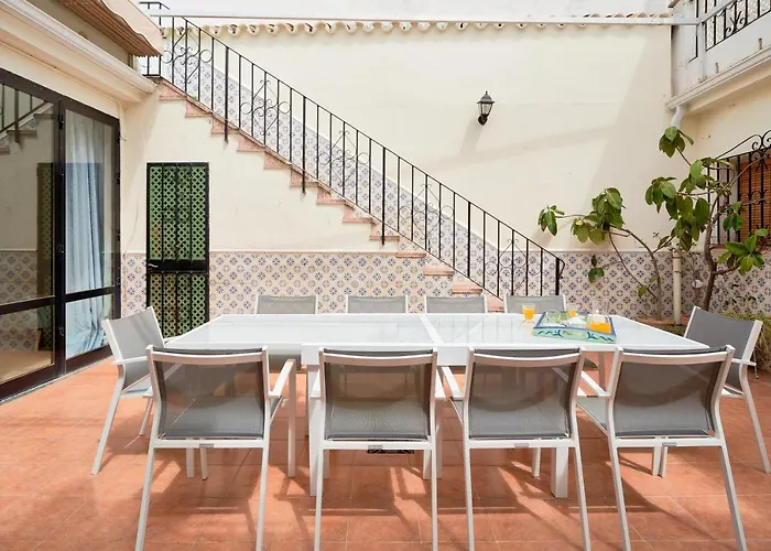 Orange Square Rooftop 250 M2 *