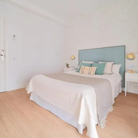 Orange Square Rooftop 250 M2 * מארבלה