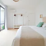 Prázdninový dům Orange Square Rooftop 250 M2 *